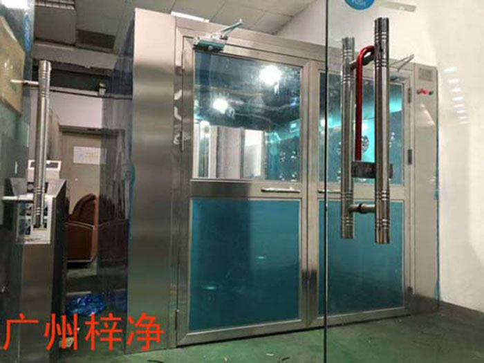 風淋室安裝現(xiàn)場實拍圖 風淋室安裝現(xiàn)場實拍圖