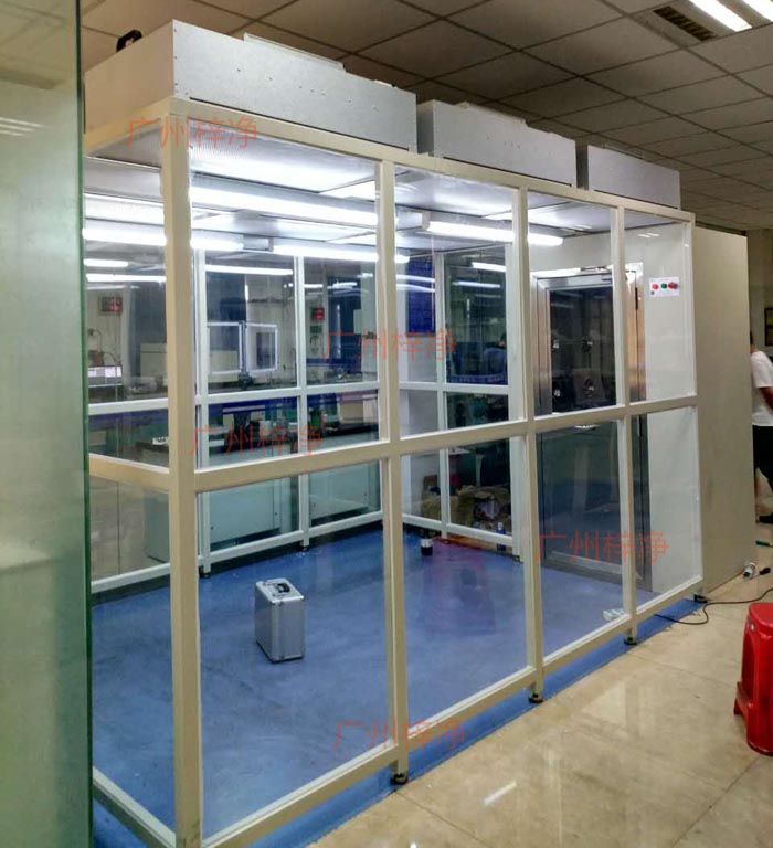 潔凈棚的尺寸應(yīng)根據(jù)潔凈車間的需求而定，形狀一般采用矩形或方形，便于清潔和維護(hù)。